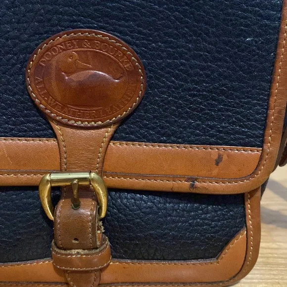 Dooney & Bourke black leather crossbody bag - Picture 2 of 12